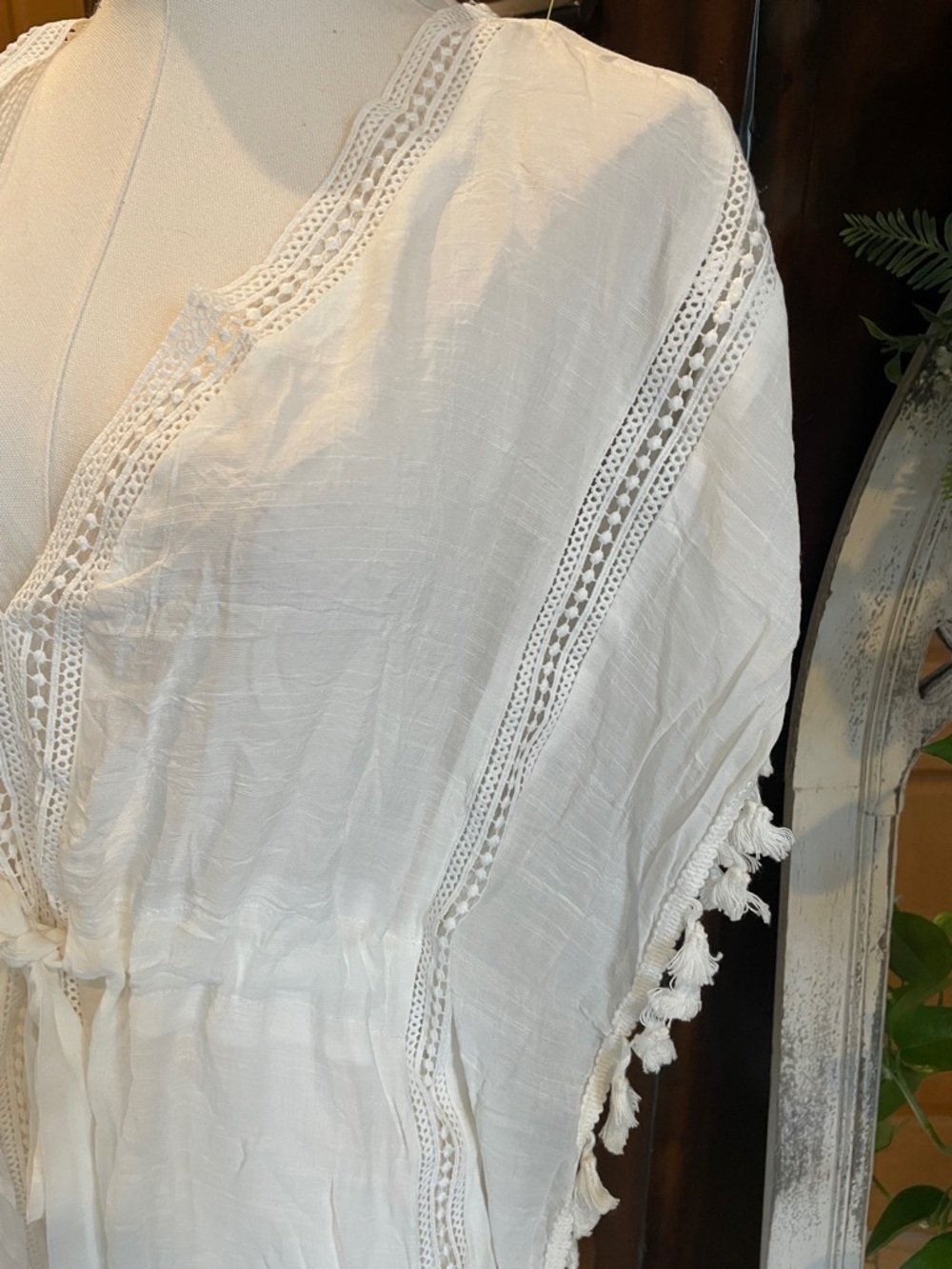 Cupshe White Tassel-Trim Belted Midi Swim Cover-Up Kaftan Small NWT - Picture 6 of 9